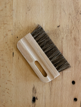 Preview: Taschen-Kleiderbürste schmal / rein Rosshaar, lackiert